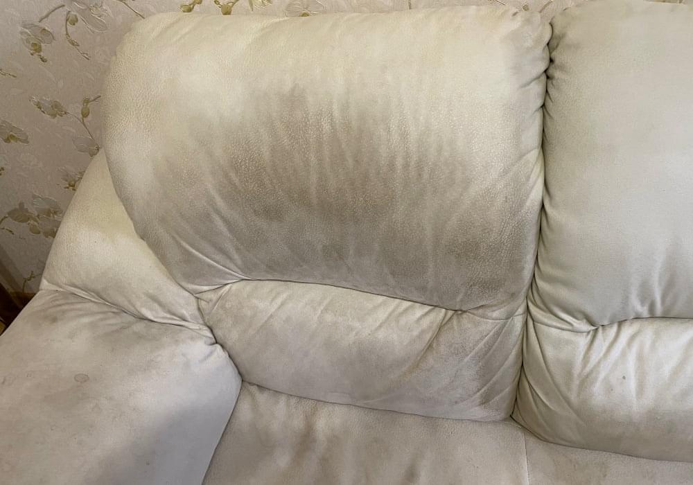 Чистка дивану